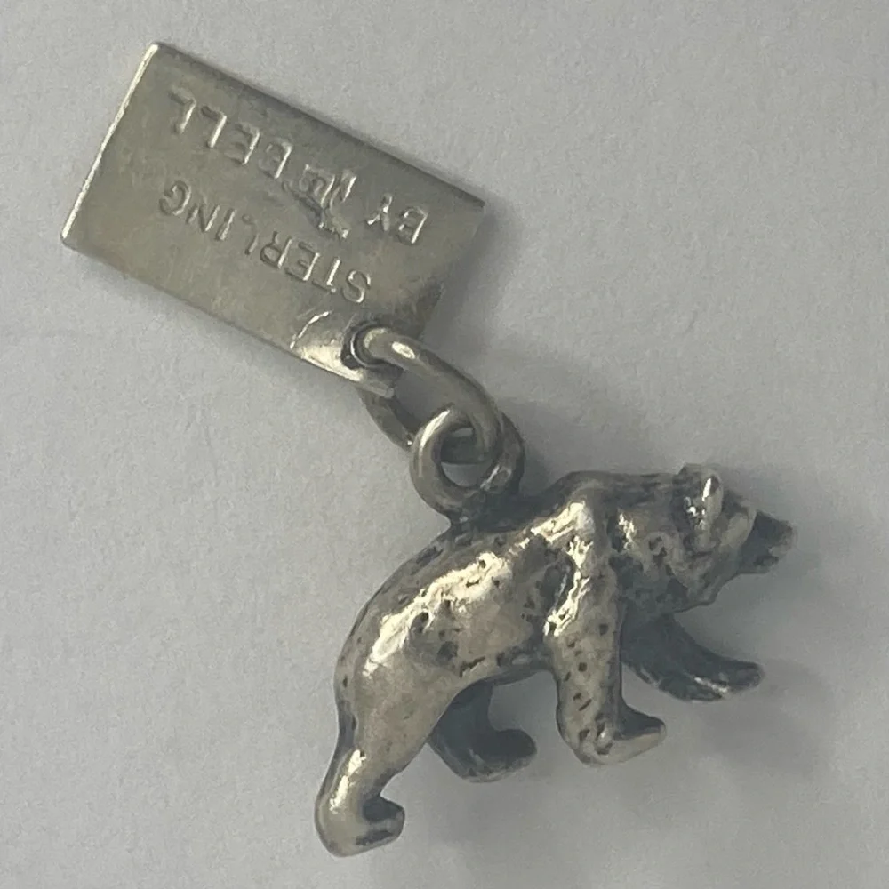 VINTAGE YELLOWSTONE PARK STERLING CHARM - Picture 2 of 3